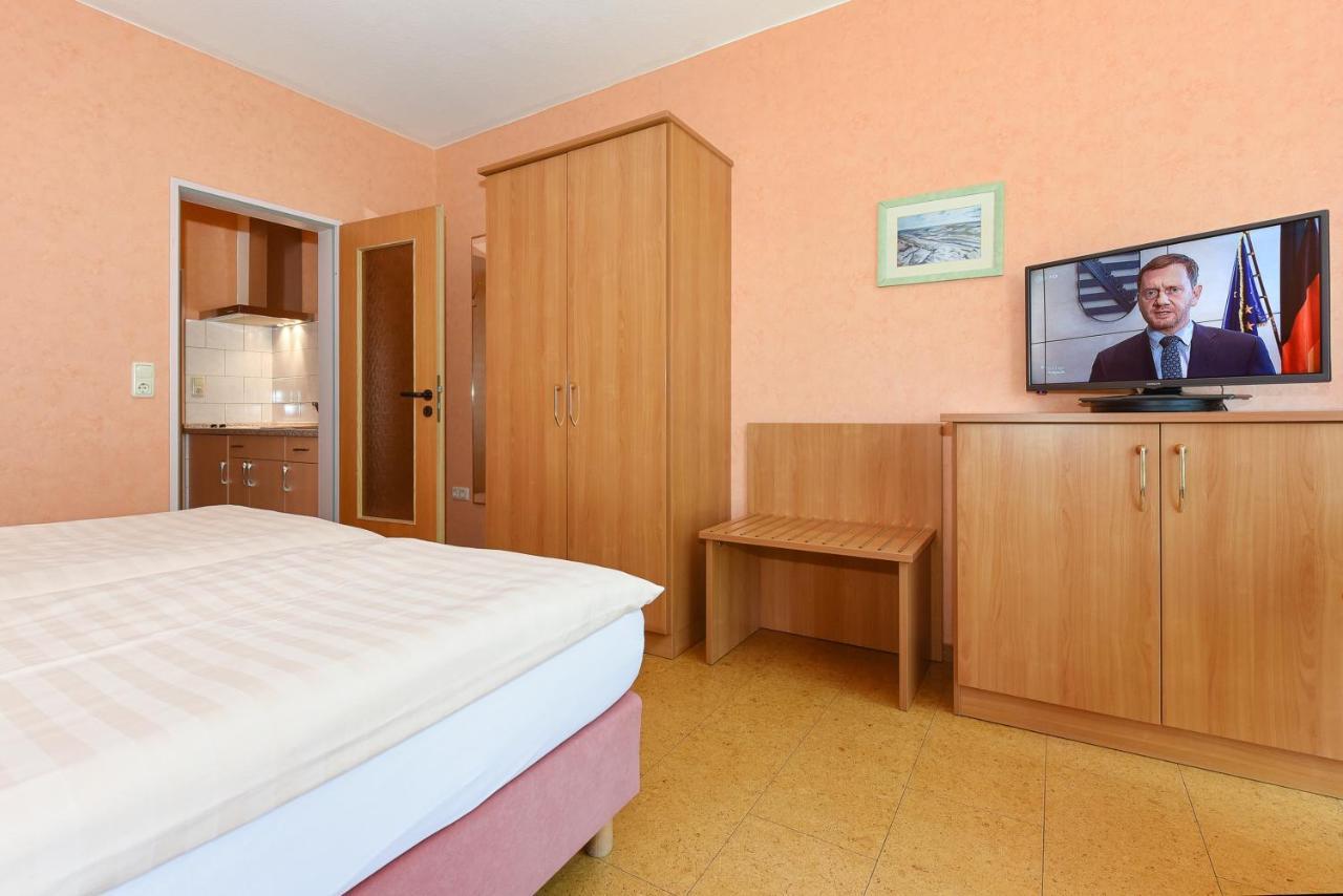 Hotel-Pension Altes Siel 벤세르시엘 외부 사진