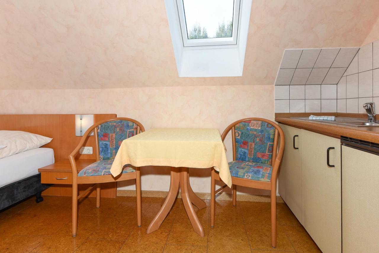 Hotel-Pension Altes Siel 벤세르시엘 외부 사진