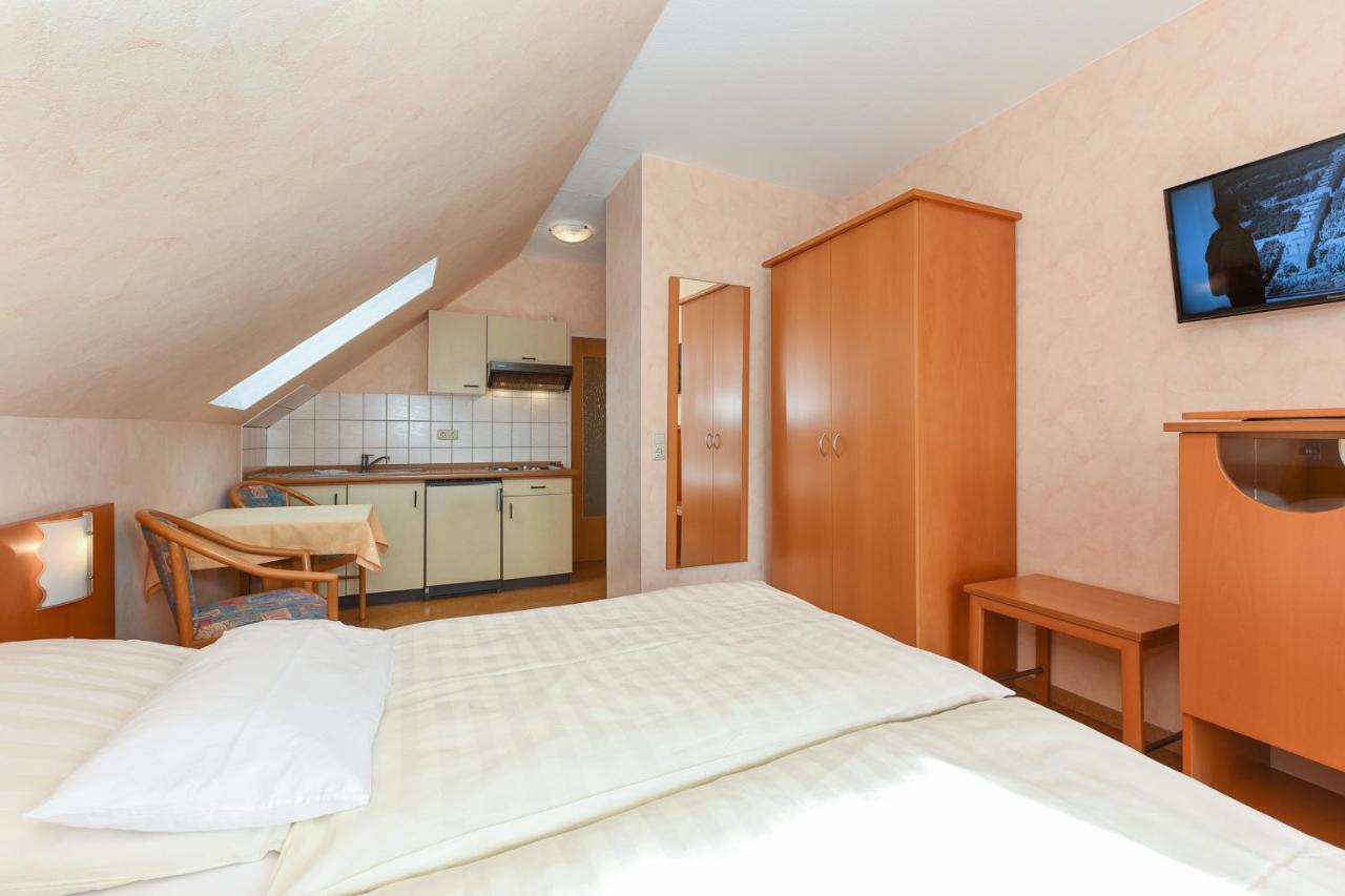 Hotel-Pension Altes Siel 벤세르시엘 외부 사진