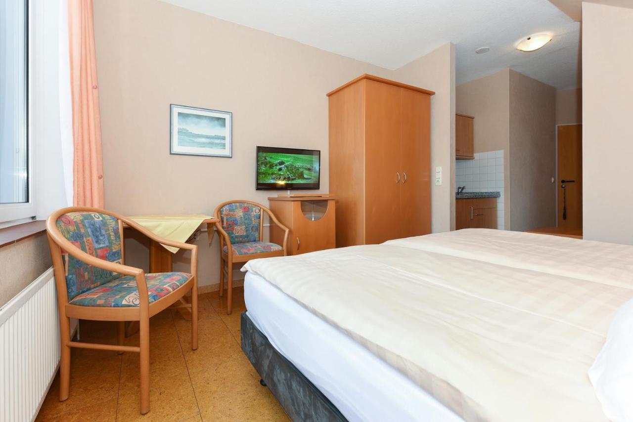 Hotel-Pension Altes Siel 벤세르시엘 외부 사진